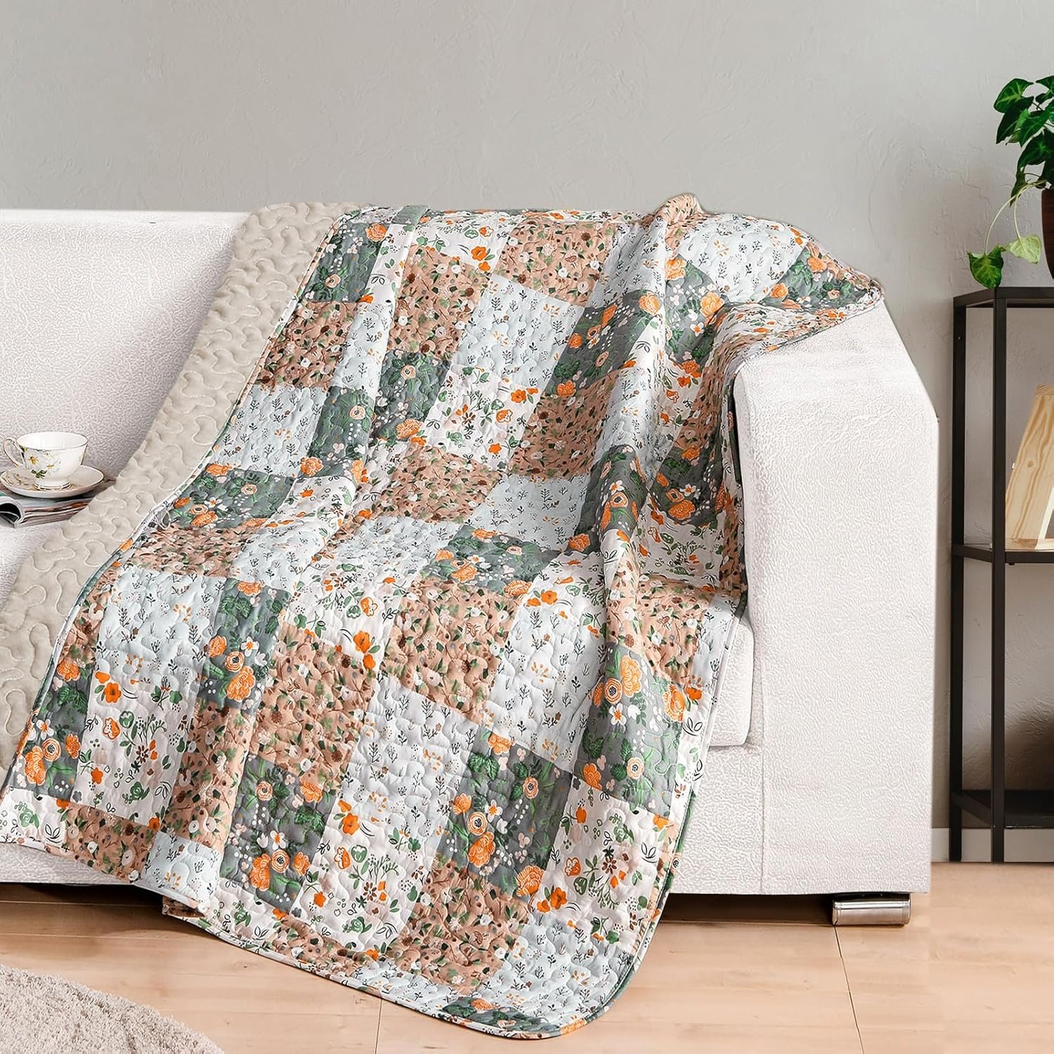 Exclusivo Mezcla 50″x 60″ Quilted Throw Blanket- Microfiber Quilt Throw with Boho Patchwork Pattern, Reversible Camel Versatile Lap Quilt for All Seasons, Lightweight Throws for Bed/Couch/Sofa