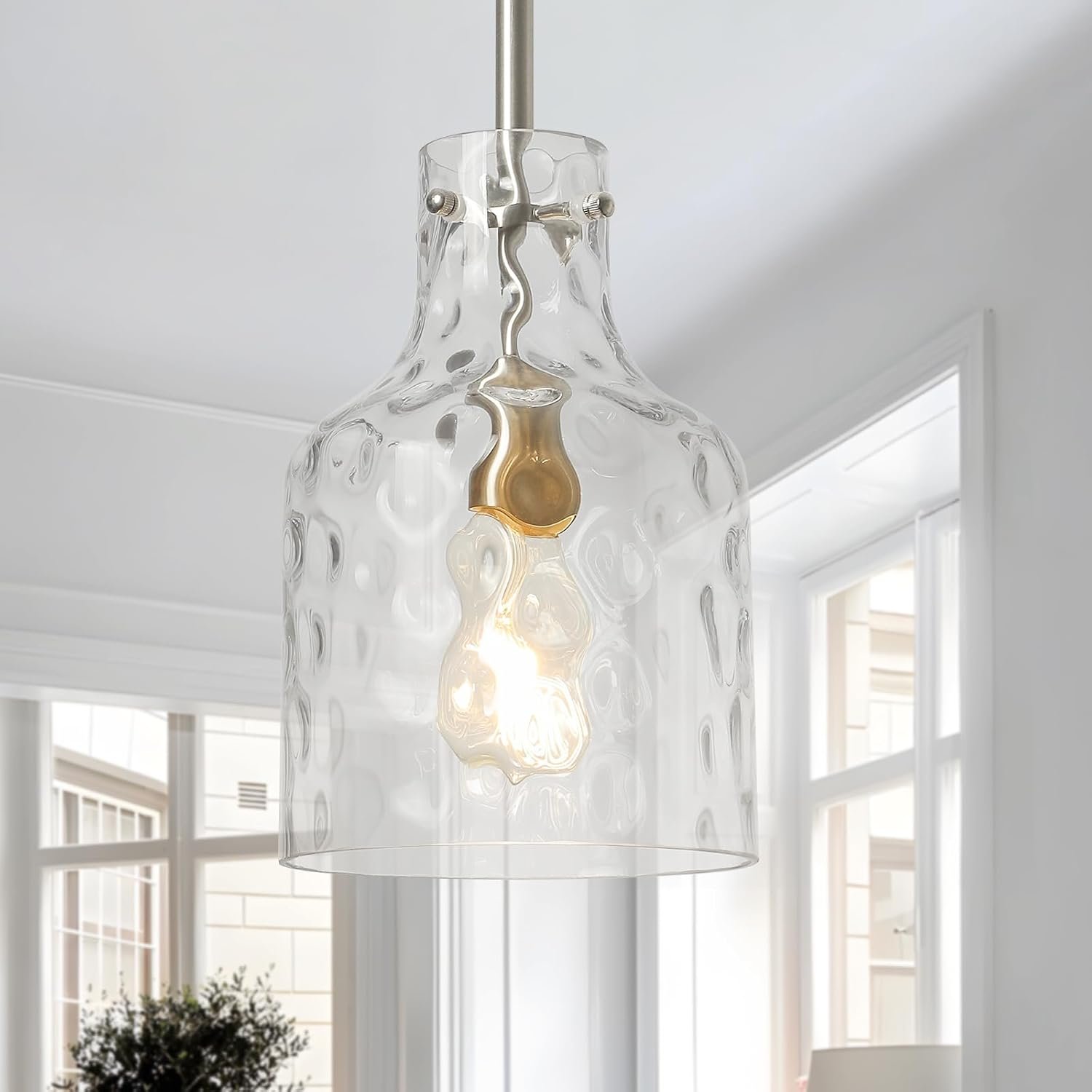WILON Modern Glass Pendant Lighting for Kitchen Island, Farmhouse Pendant Lights for Dining Room Kitchen Sink, Adjustable Hanging Ceiling Light 7″ Hammered Glass Shade, Brushed Nickel Metal Finish