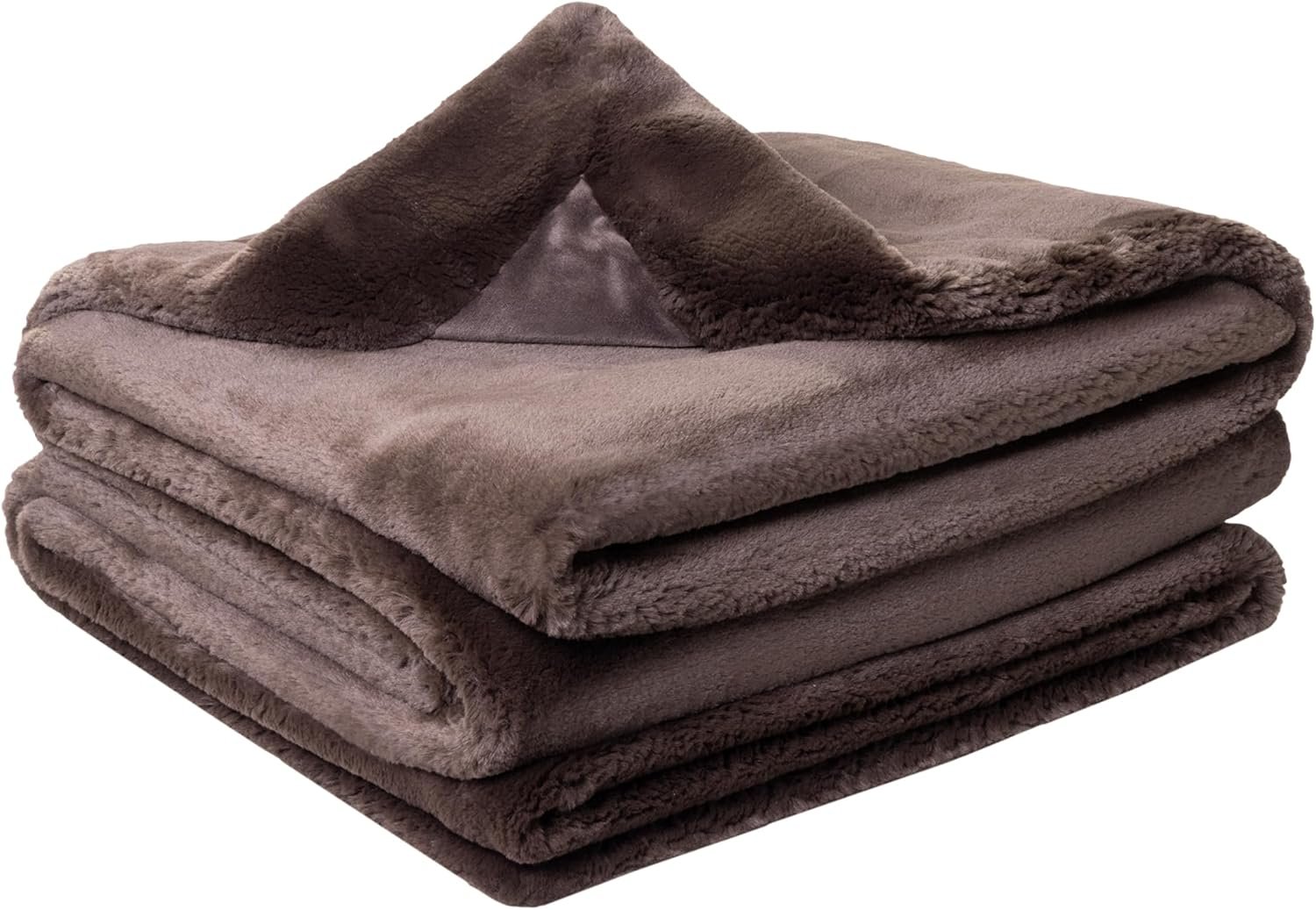 Mon Chateau 60″ x 70″ Hearthside Faux Fur Throw Blanket, Reversible Soft Blanket for Queen-Size Bed, Couch, or Sofa, Cozy Home Decor and Stylish Living Room Comfort (Chestnut)