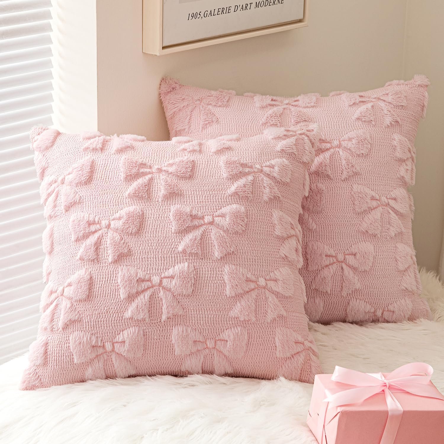 MIULEE Light Pink Bow Pillow Covers Coquette Room Decor Aesthetic Set of 2 Spring Decorative Cute Girl Soft Plush Faux Pillowcase for Preppy Room Decor Bedroom Couch,18×18 Inch