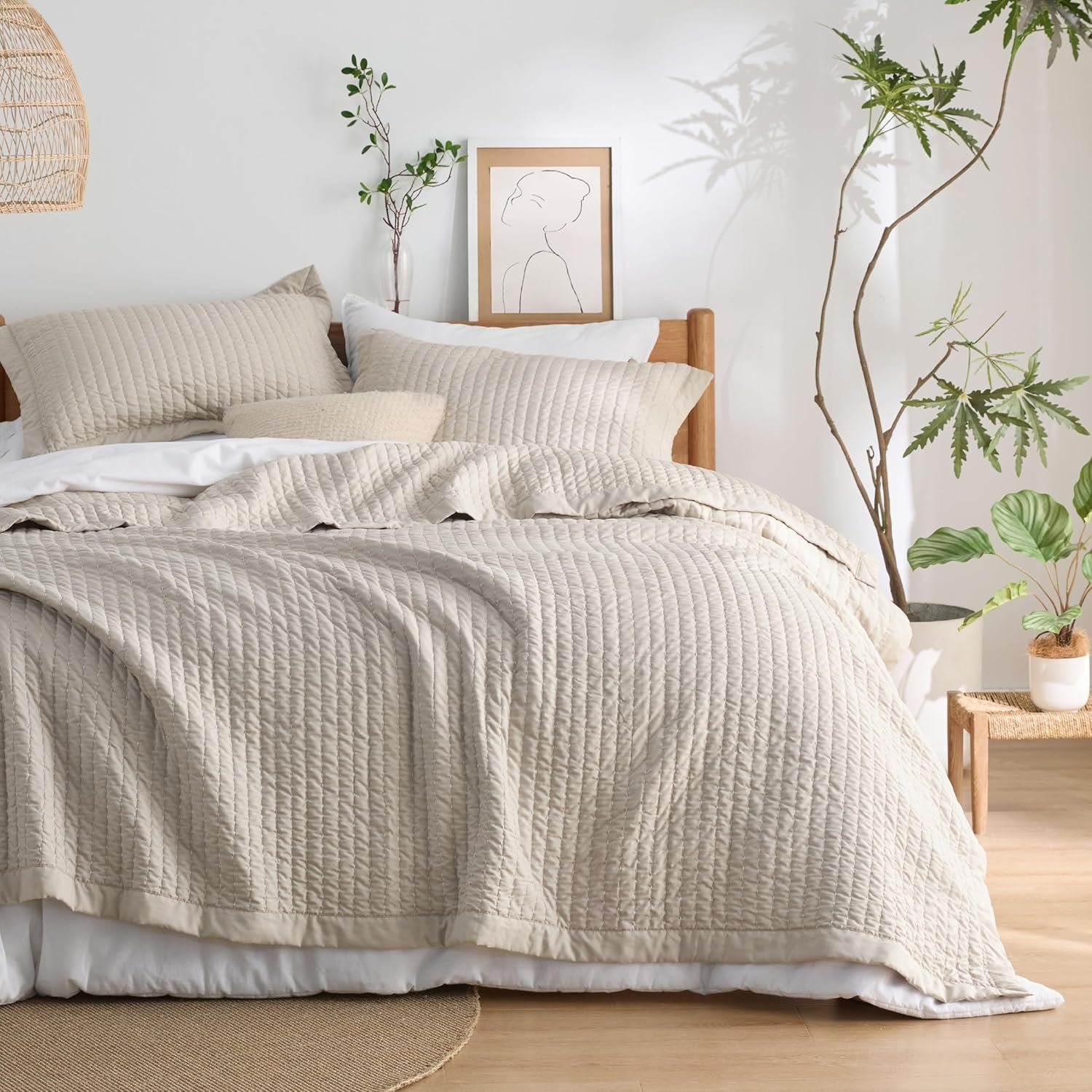 Bedsure Quilts Queen Size – Queen Quilt Bedding Set Bedspread Coverlet Comforter, Lightweight Neutral Striped Bedding, 3-Piece Set with 90″x96″ Coverlet & 2 Pillow Shams, All-Season Soft Microfiber