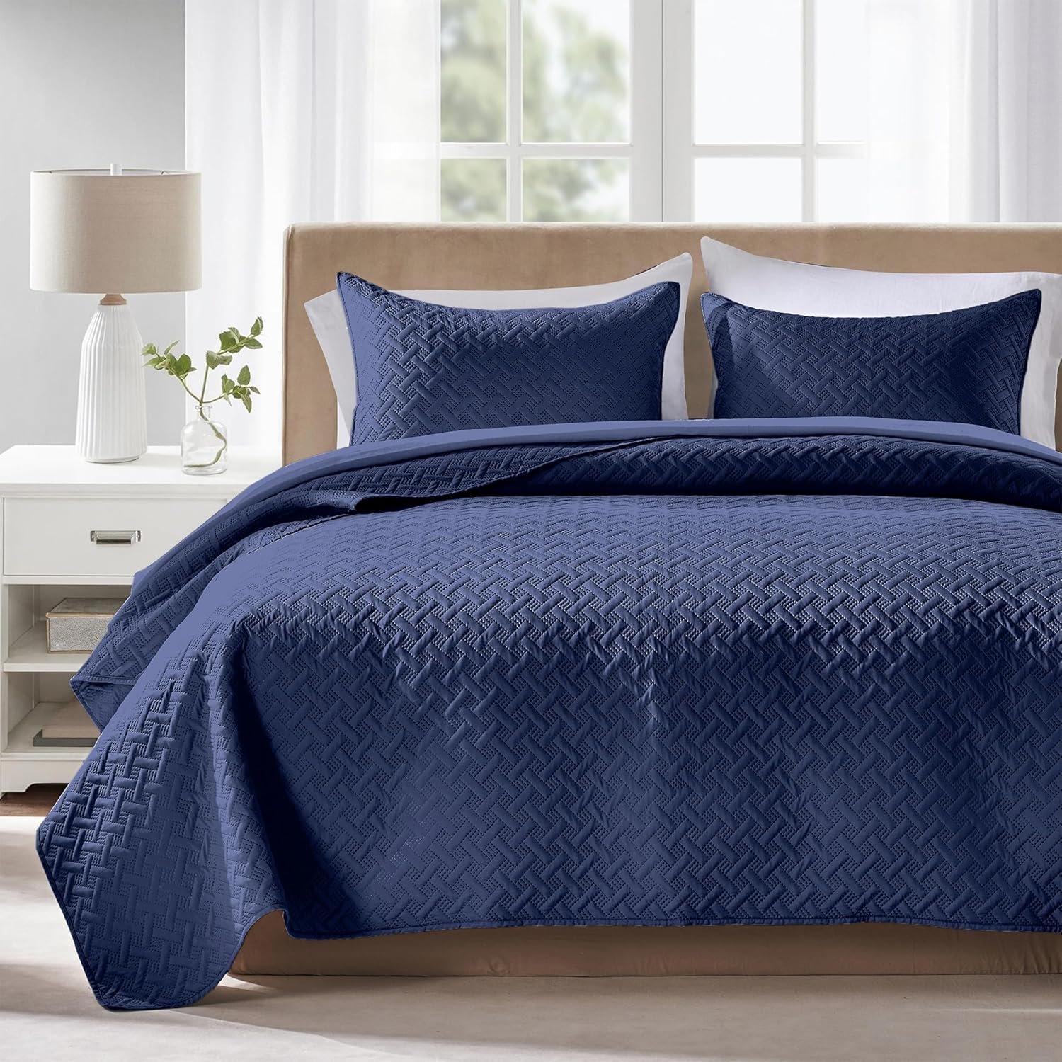 FLYMME Quilts Queen Size – Ultra Soft Navy Blue Quilt Lightweight Microfiber Bedspreads, Classic Basket Weave Pattern Bedspread Bed Coverlet 3 Pieces for All-Season (1 Quilt, 2 Pillow Shams)
