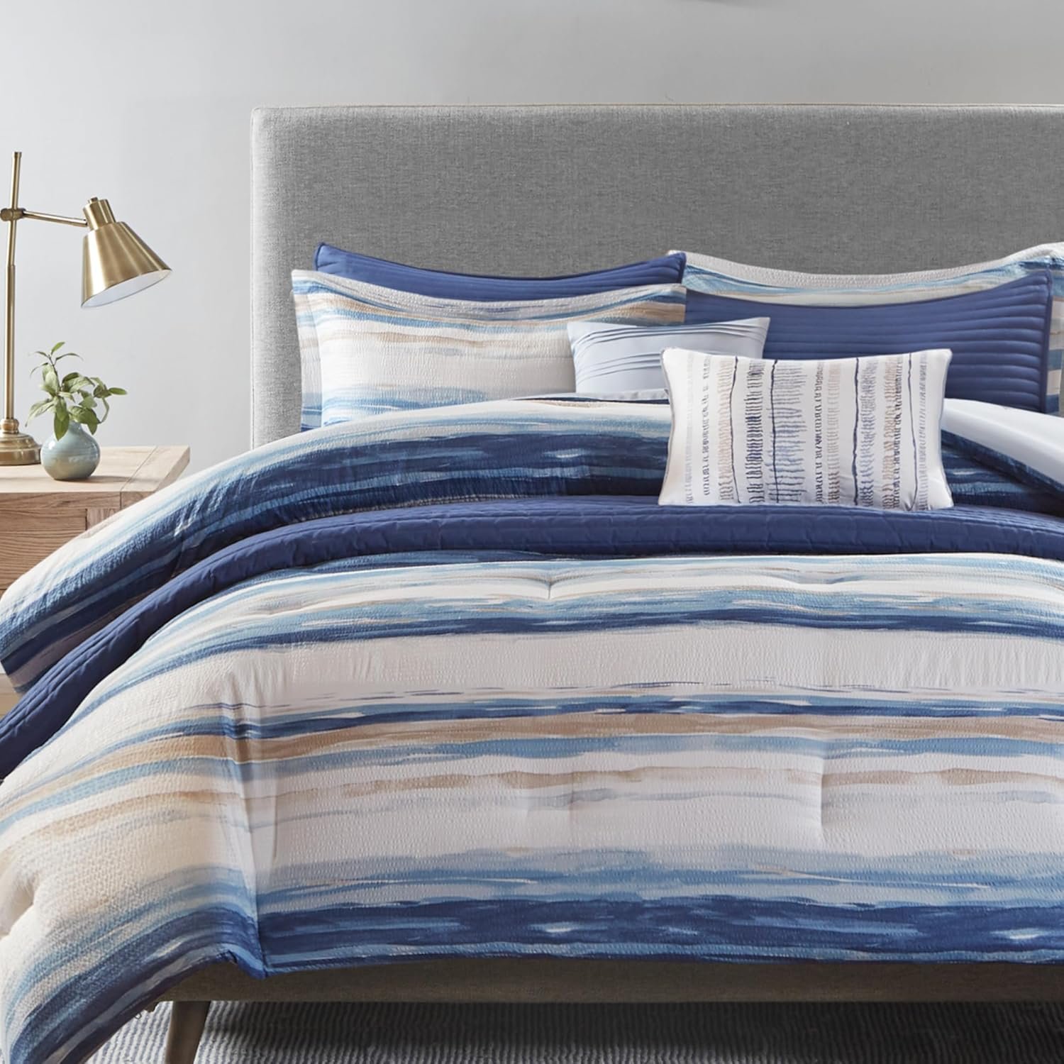 Madison Park Marina Comforter Quilt Combo Set – Modern Luxury Design, All Season Down Alternative Bedding, Matching Shams, Decorative Pillows, Full/Queen(90″x90″), Seersucker Blue 8 Piece