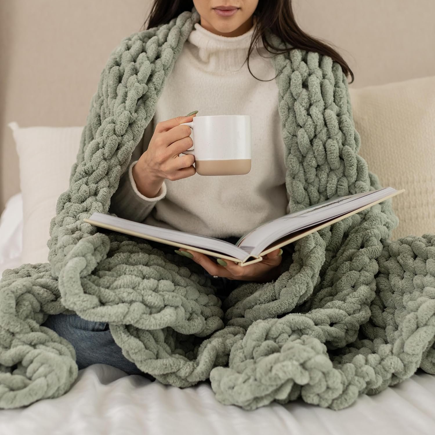 SAMIAH LUXE Chunky Knit Throw Blanket 50×70, Sage Green Chenille Throw Blanket for Couch Bed Sofa, Soft Fluffy Cable Knit Blanket, Oeko-TEX Certified, Machine Washable