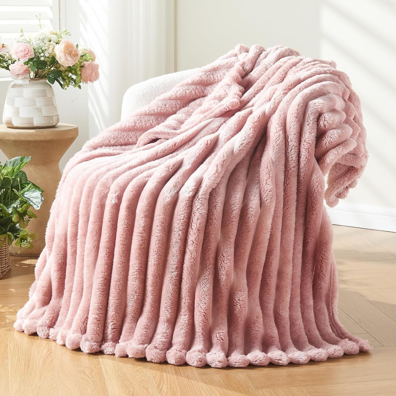 NEWCOSPLAY Super Soft Throw Blanket Pink Premium Silky Flannel Fleece 3D Ribbed Jacquard Lightweight Bed Blanket All Season Use (Pink Ribbed, Throw(50″x60″))