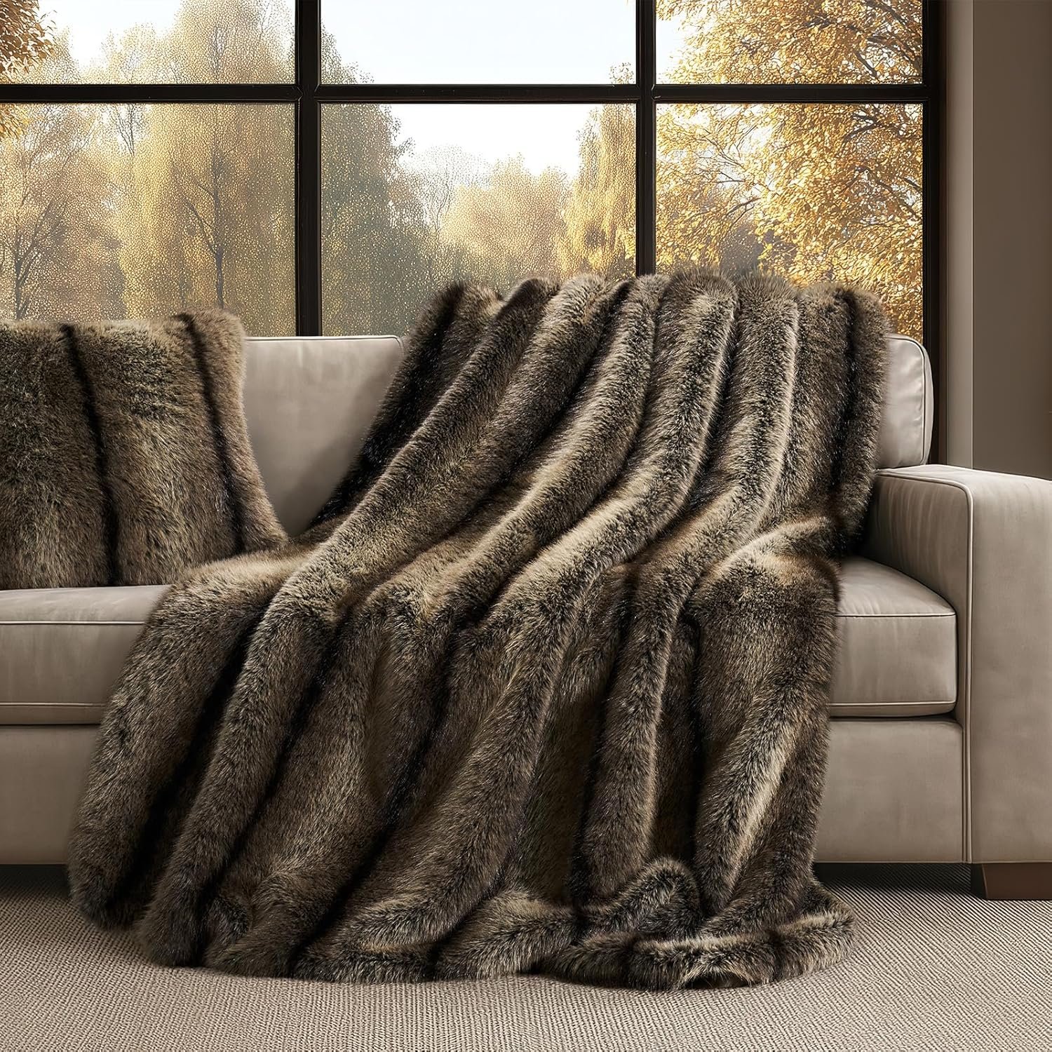 EVERGRACEHOME Luxury Faux Fur Throw Blanket, Soft Fluffy Faux Mink Blankets for Bed, Couch, Sofa, Thick Cozy Plush Warm Fur Throws with Reversible Velvet, Ombré Sable Brown, 50″x60″