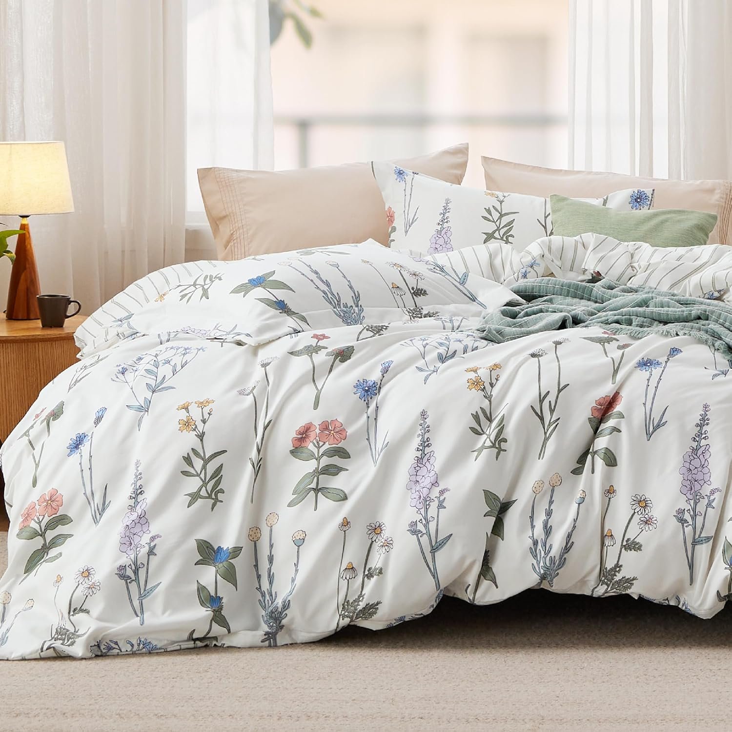 Bedsure Duvet Cover Queen Size – Reversible Cute Floral Duvet Cover Set with Zipper Closure, 3 Pieces White Bedding Set with 8 Corner Ties and 2 Pillow Shams 20″x26″